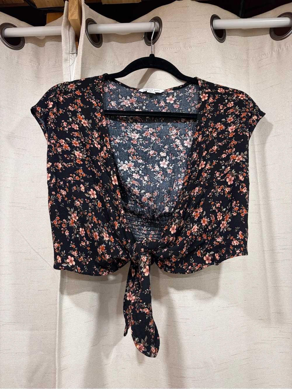 American Eagle Floral Tie-Front Crop Top